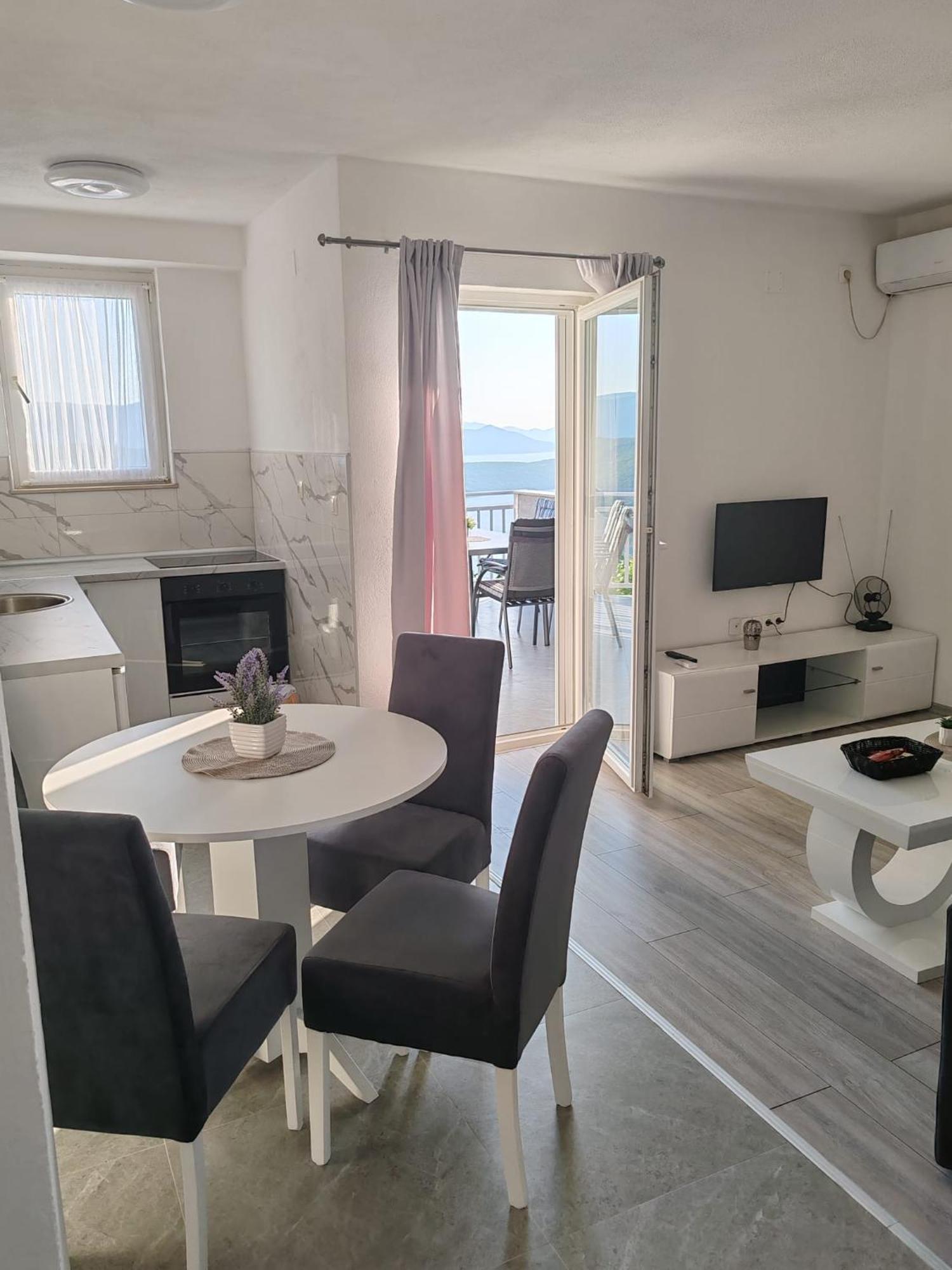 Apartman Iva 네움 외부 사진