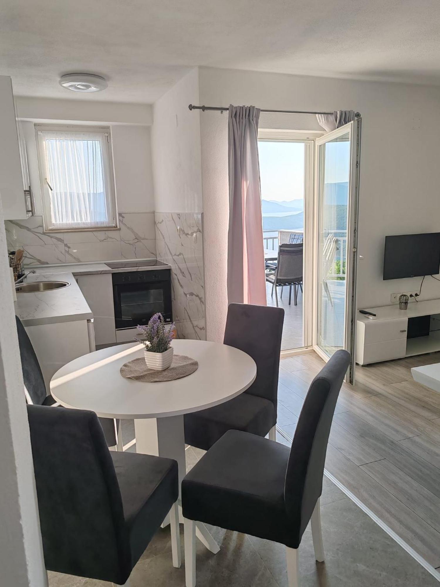 Apartman Iva 네움 외부 사진