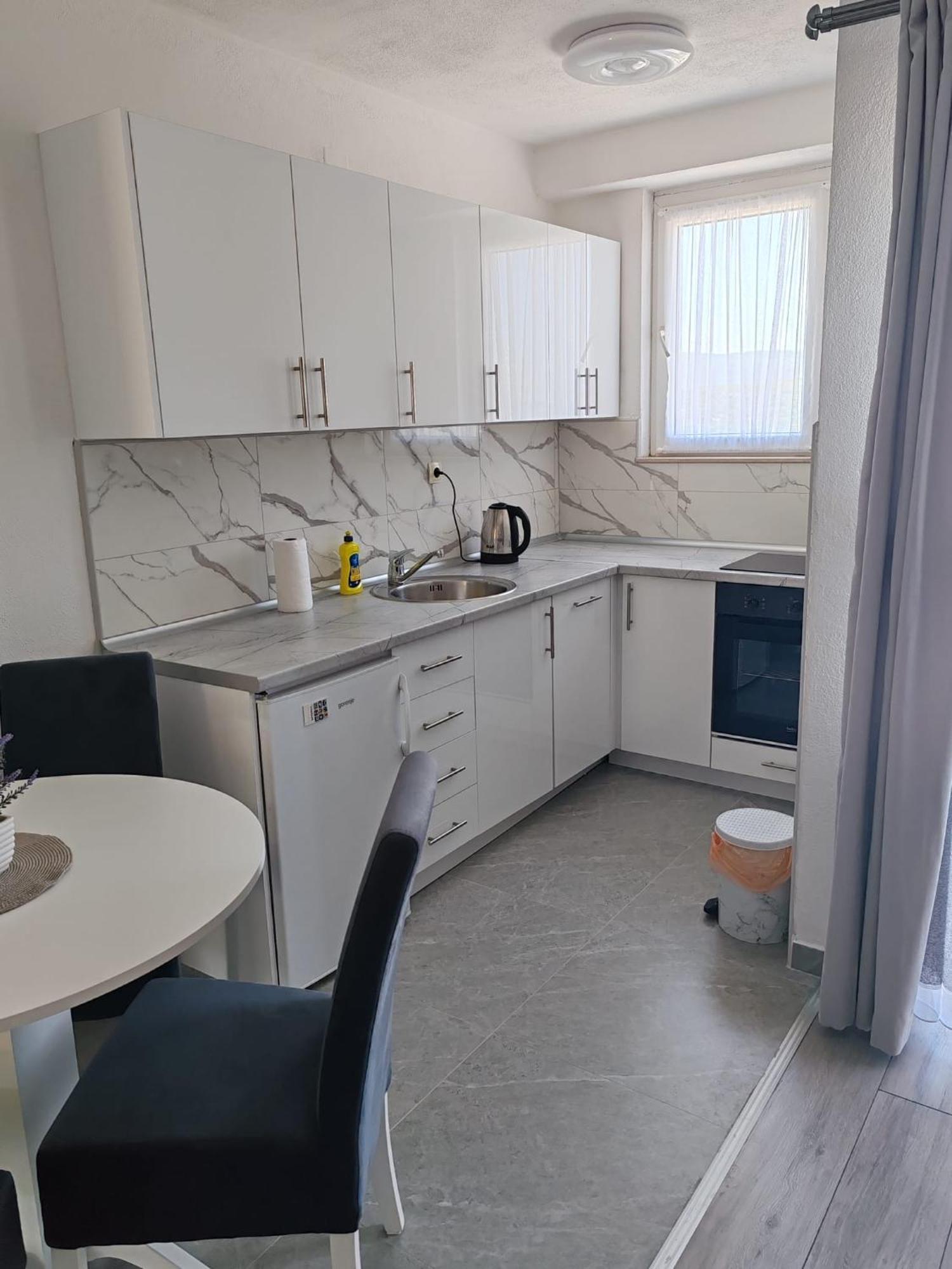 Apartman Iva 네움 외부 사진